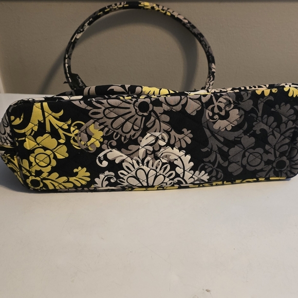 Vera Bradley Large Dome Zipper Shoulder. EUC - Picture 4 of 16